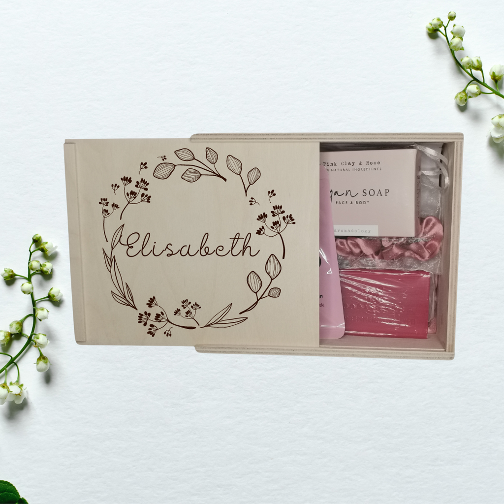 Beauty Geschenkbox aus Holz – gefüllte Wellnessbox – Geschenk für Frauen – personalisierte Spa Box – Selfcare Set – Geschenkidee