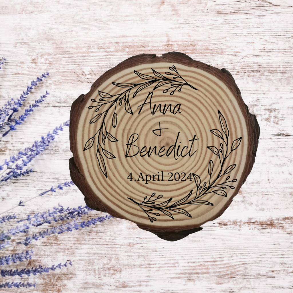 Gravierte Holzscheibe Hochzeit – personalisiert mit Namen & Datum – rustikale Hochzeitsdeko – Geschenk für Brautpaar – Ringträger Holz