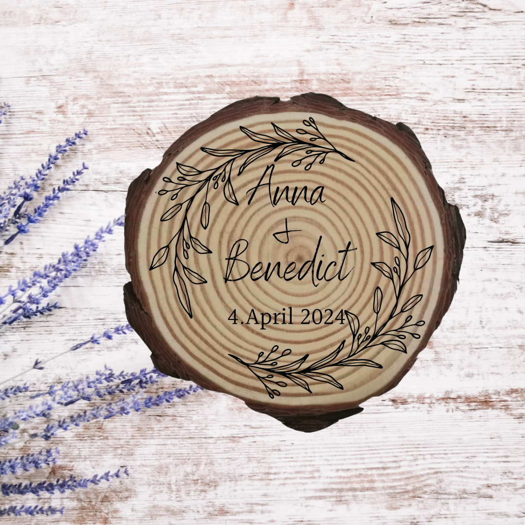 Gravierte Holzscheibe Hochzeit – personalisiert mit Namen & Datum – rustikale Hochzeitsdeko – Geschenk für Brautpaar – Ringträger Holz