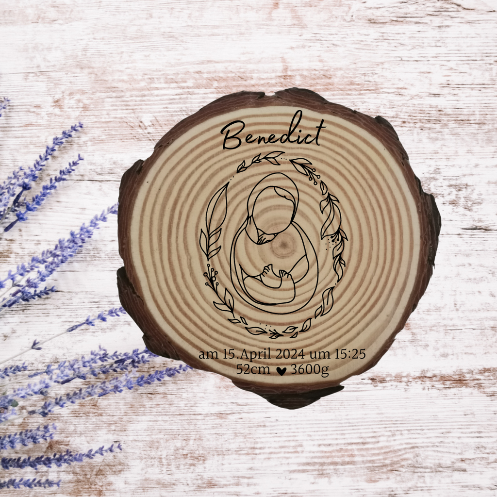 Gravierte Holzscheibe zur Geburt – personalisiertes Babygeschenk mit Name & Geburtsdatum – Erinnerung Baby – Naturholz Dekoration