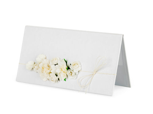 Dekoratives Geldkästchen „Schönes Herz“ – 10,5 × 19,5 cm | Perlmuttweiß mit Blumen, Leinenschnur & Wunschkarte