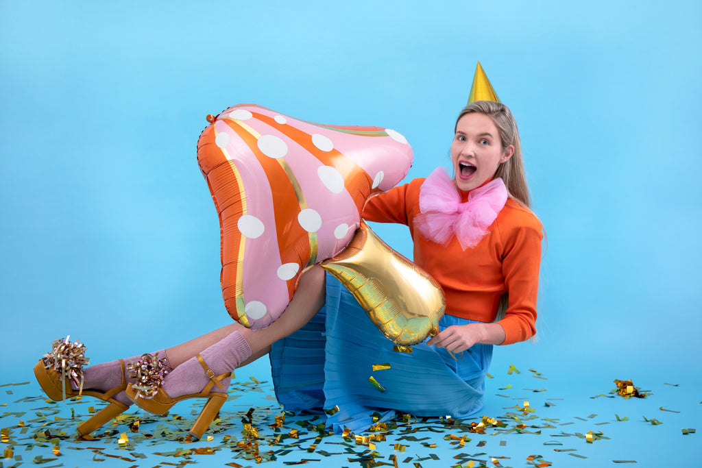 Pilz‑Folienballon – 66 × 75 cm | Matter Mushroom Ballon im Farbmix mit goldenem Metallic‑Print | Für Luft & Helium