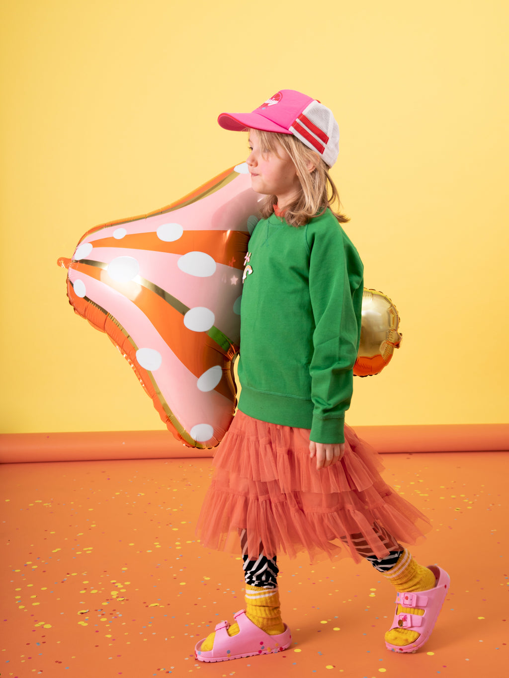 Pilz‑Folienballon – 66 × 75 cm | Matter Mushroom Ballon im Farbmix mit goldenem Metallic‑Print | Für Luft & Helium
