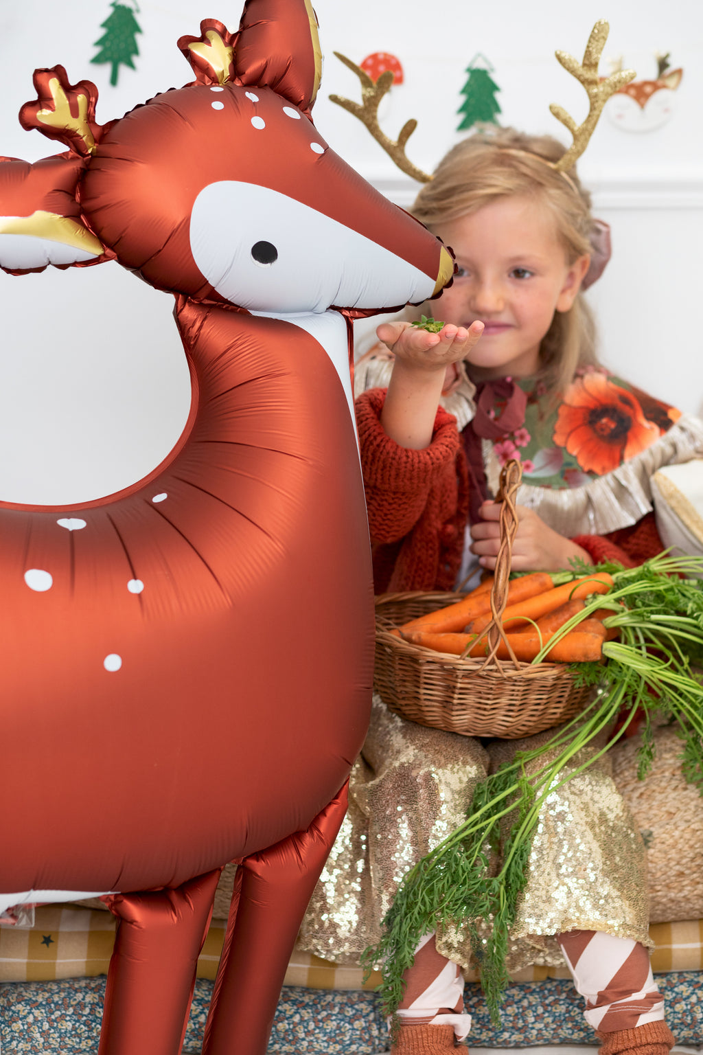 Hirsch‑Folienballon – 80 × 105 cm | Matter Motivballon im Farbmix für Weihnachten, Winter & Kindergeburtstag