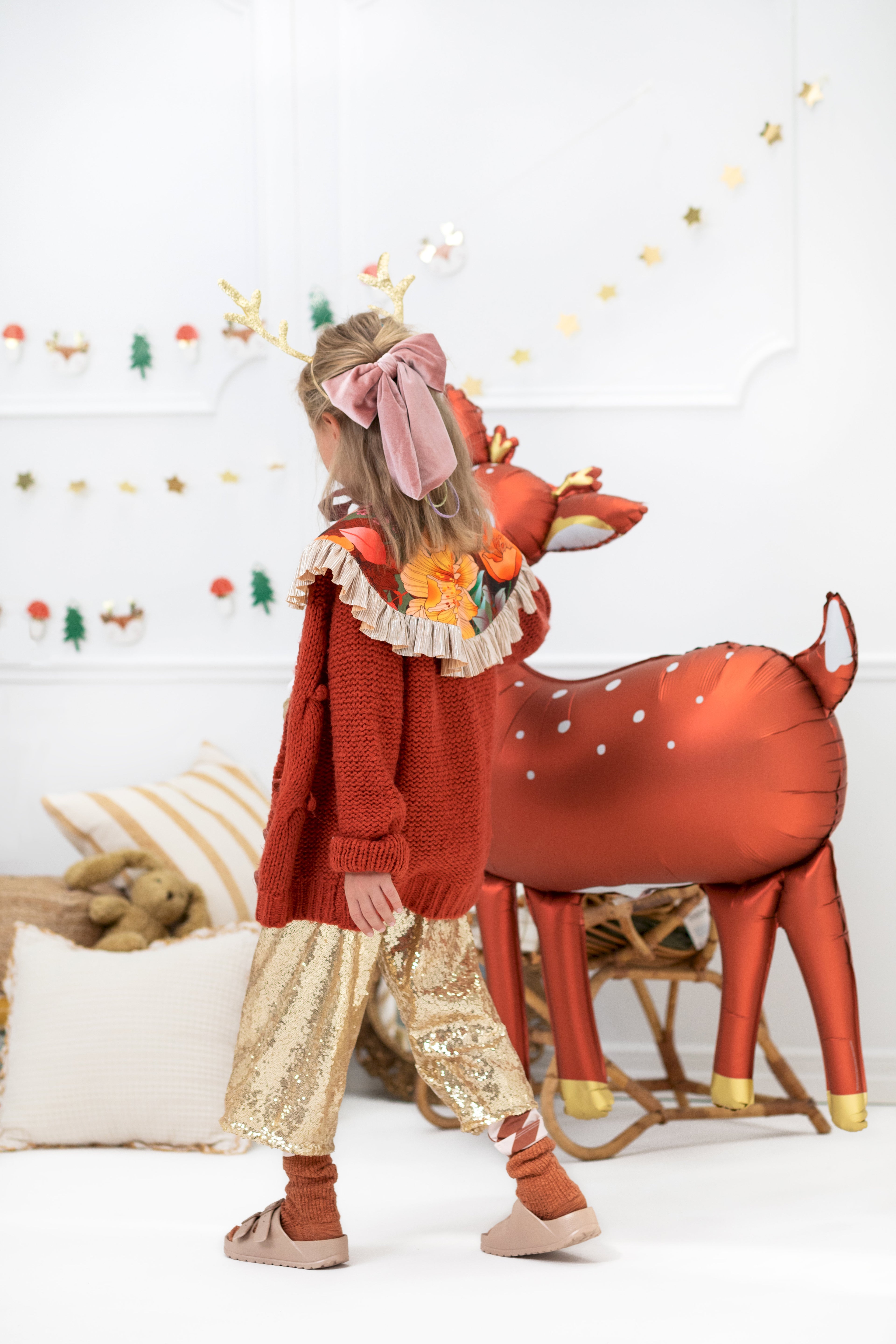 Hirsch‑Folienballon – 80 × 105 cm | Matter Motivballon im Farbmix für Weihnachten, Winter & Kindergeburtstag