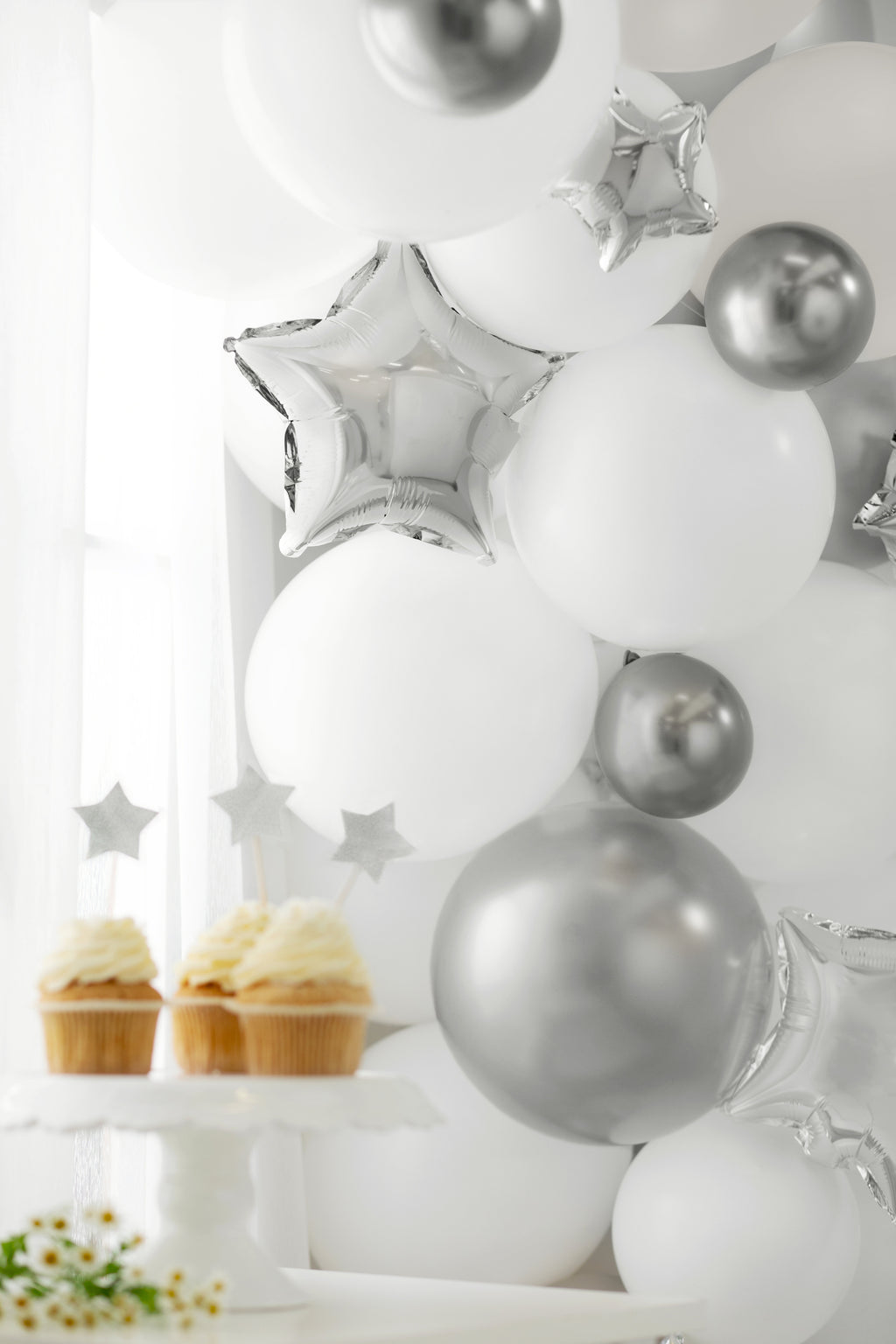 Sternförmige Folienballons Silber – 25er Set, 25 cm | Kleine silberne Sternballons für Geburtstag, Hochzeit, Babyshower & Partydeko