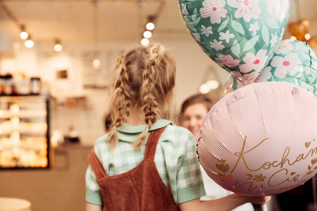 Herz-Folienballon mit Blumen 45 cm - floraler Herzballon in verschiedenen Farben, für Helium und Luft, Hochzeits- und Geburtstagsdeko