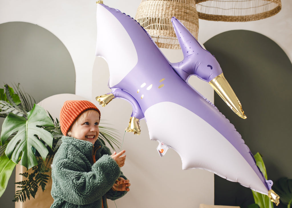Pterodaktylus-Folienballon XXL 120 × 62 cm (aufgeblasen ca. 115 × 53 cm) – verschiedene Farben, Helium- & Luftfüllung, Dino-Party Deko inkl. Strohhalm