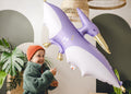 Pterodaktylus-Folienballon XXL 120 × 62 cm (aufgeblasen ca. 115 × 53 cm) – verschiedene Farben, Helium- & Luftfüllung, Dino-Party Deko inkl. Strohhalm