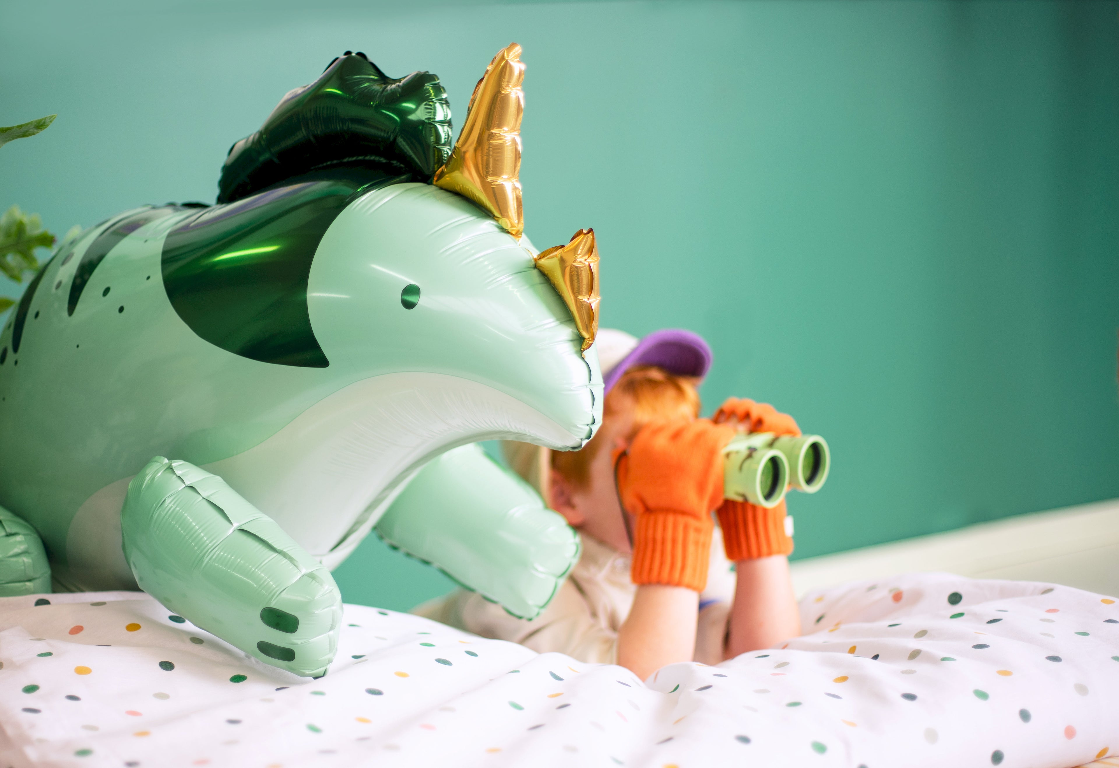 Triceratops-Folienballon groß 101 × 60,5 cm (aufgeblasen ca. 93 × 49 cm) – Grün, Luftfüllung inkl. Strohhalm, Dino-Party Deko