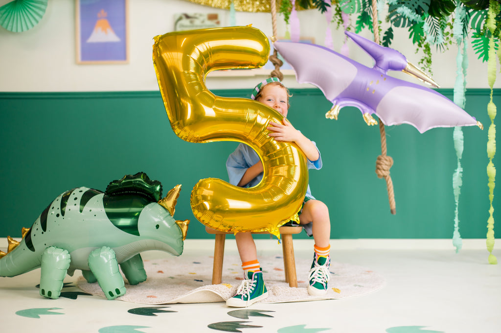 Triceratops-Folienballon groß 101 × 60,5 cm (aufgeblasen ca. 93 × 49 cm) – Grün, Luftfüllung inkl. Strohhalm, Dino-Party Deko