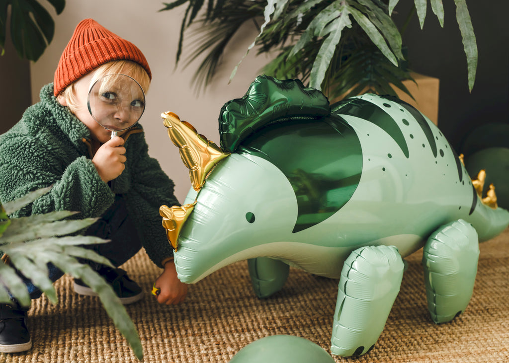 Triceratops-Folienballon groß 101 × 60,5 cm (aufgeblasen ca. 93 × 49 cm) – Grün, Luftfüllung inkl. Strohhalm, Dino-Party Deko