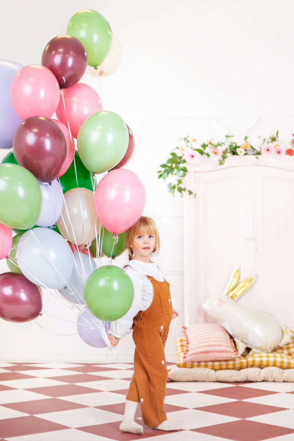 Hasen‑Folienballon – 67 × 88 cm | Farbmix | Für Helium & Luft, inkl. Strohhalm | Oster‑ & Kinderparty
