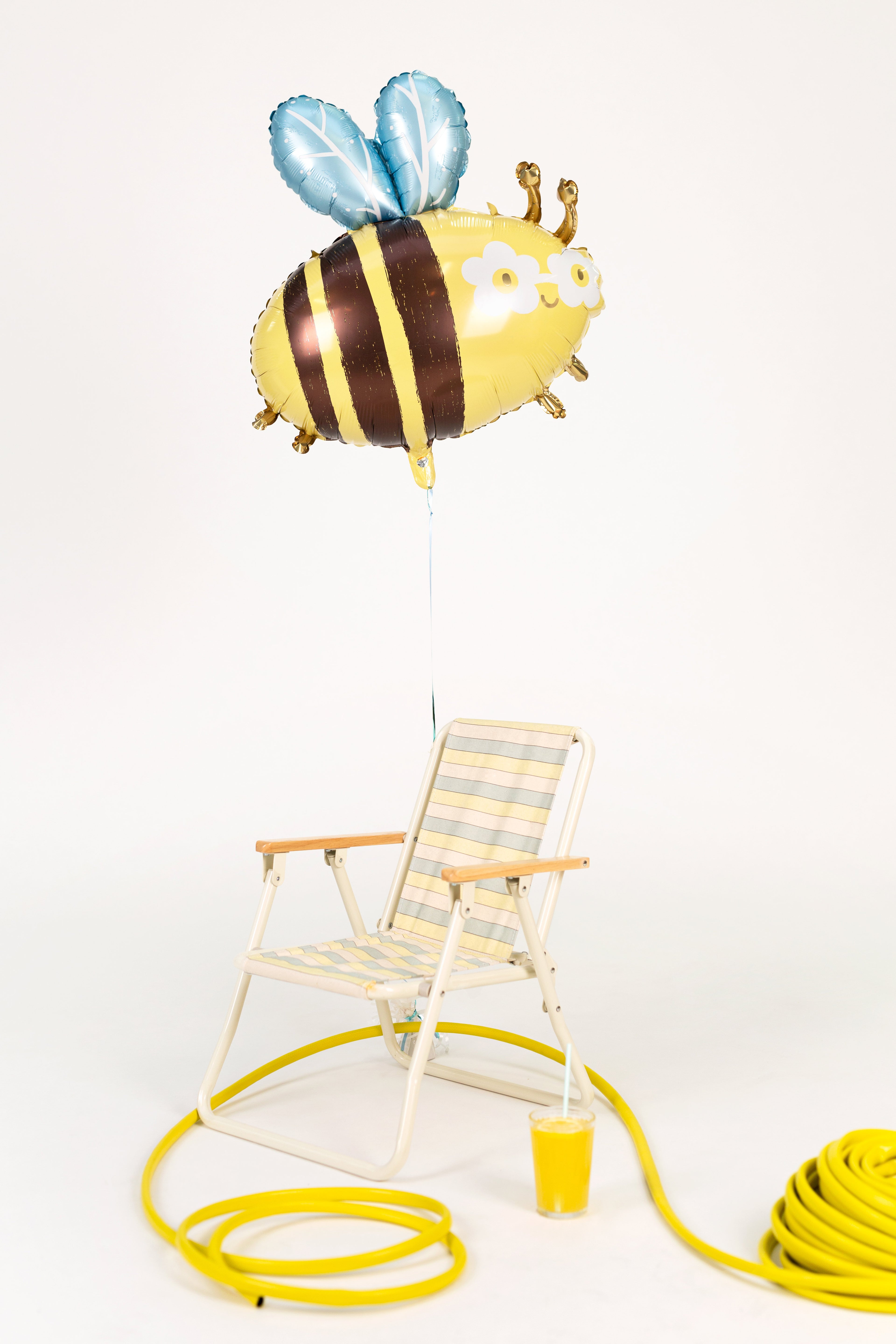 Bienen‑Folienballon – 63,5 × 72 cm (55 × 56 cm aufgeblasen) | Süßer Bee Ballon für Kindergeburtstag, Sommerfest & Gartenparty | Helium oder Luft, inkl. Strohhalm
