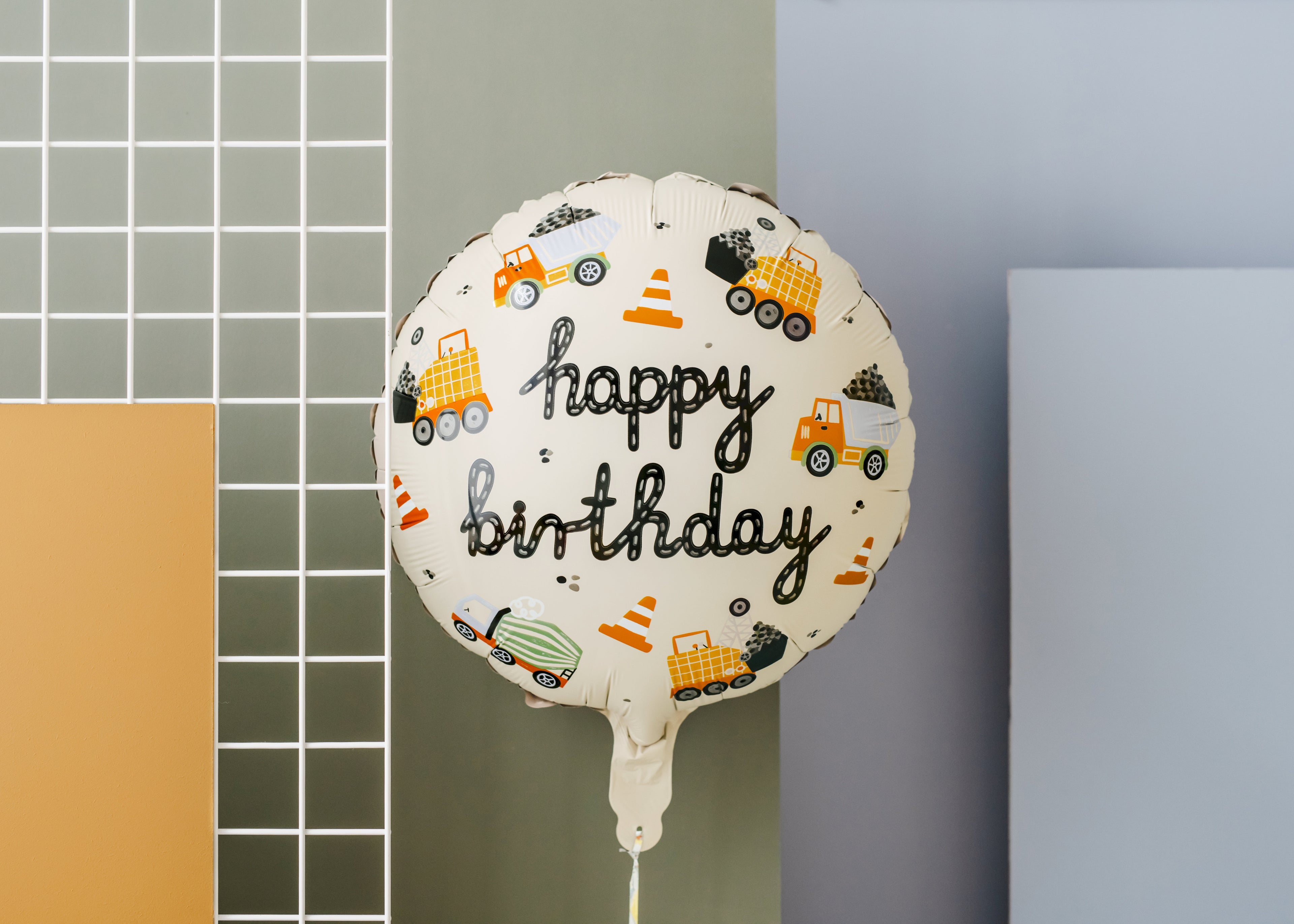 Folienballon „Baustellenfahrzeuge“ – Rund, 45 cm (35 cm aufgeblasen) | Helium & Luft | Farbmix, inkl. Strohhalm