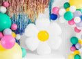 Gänseblümchen-Folienballon XXL 97 x 103 cm - weiß-gelbe Blumen-Deko, für Helium und Luft, Geburtstag und Sommerparty