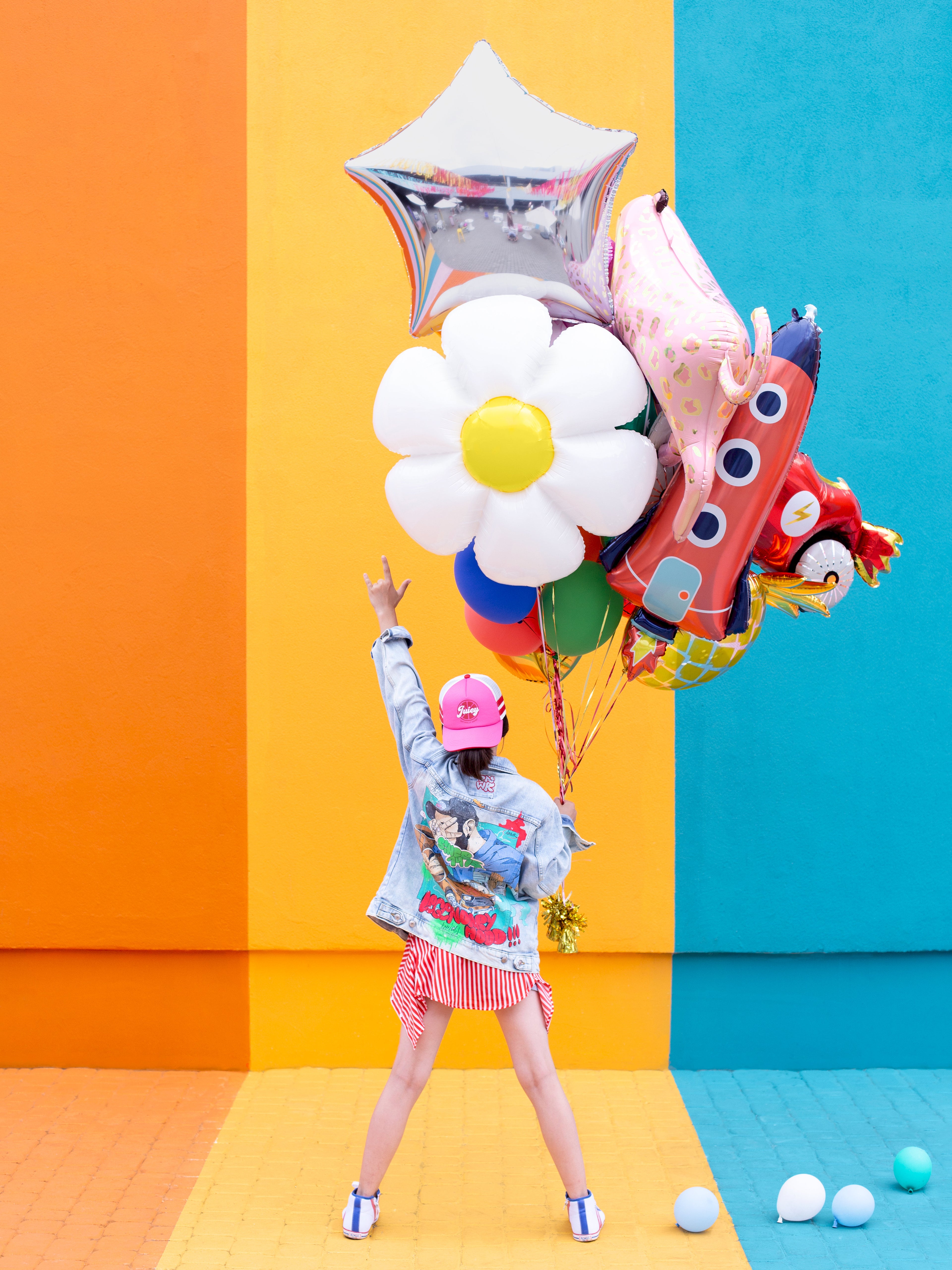 Gänseblümchen-Folienballon XXL 97 x 103 cm - weiß-gelbe Blumen-Deko, für Helium und Luft, Geburtstag und Sommerparty