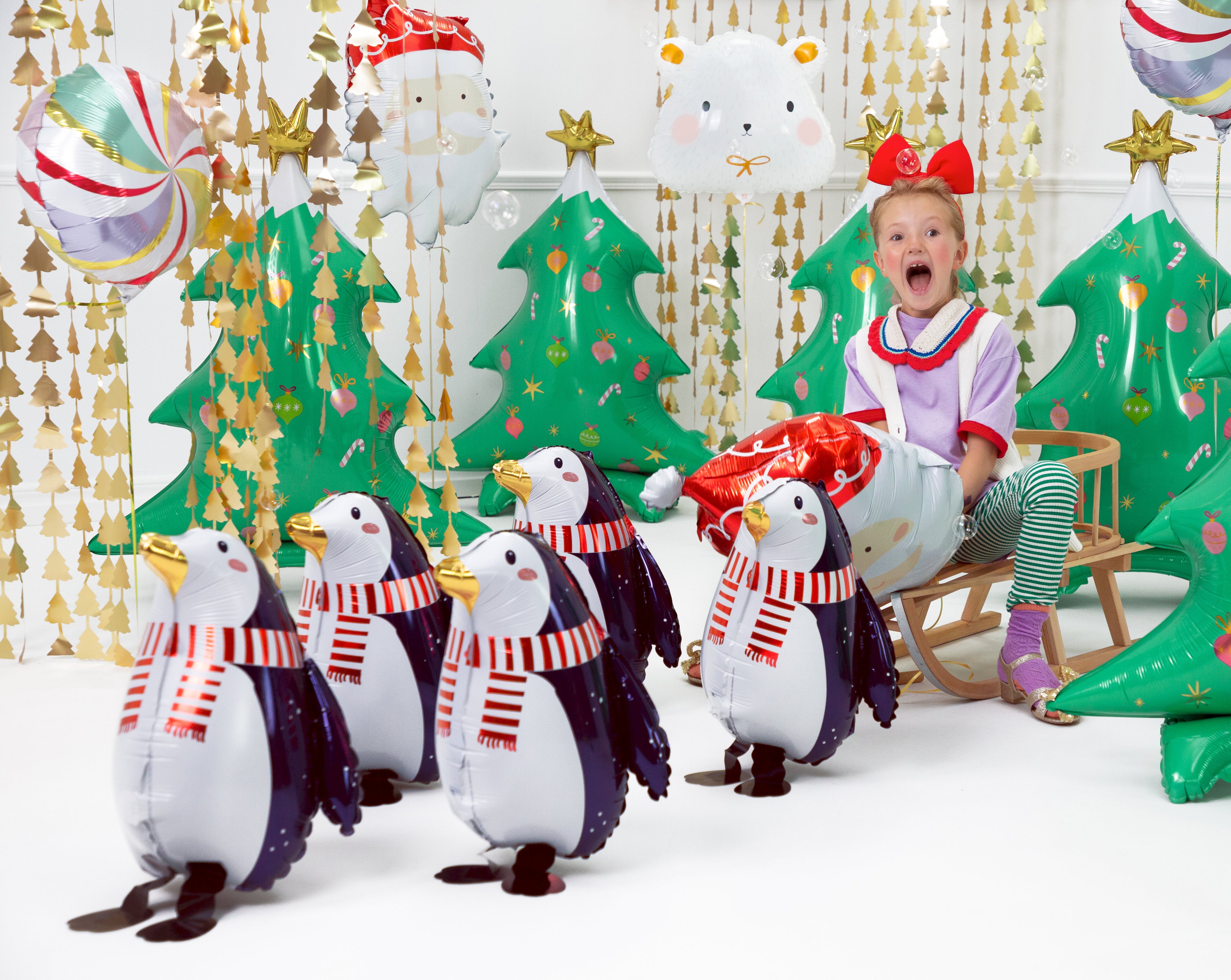 Pinguin‑Folienballon – 29 × 42 cm | Glänzender Motivballon im Farbmix für Winter, Weihnachten & Kindergeburtstag