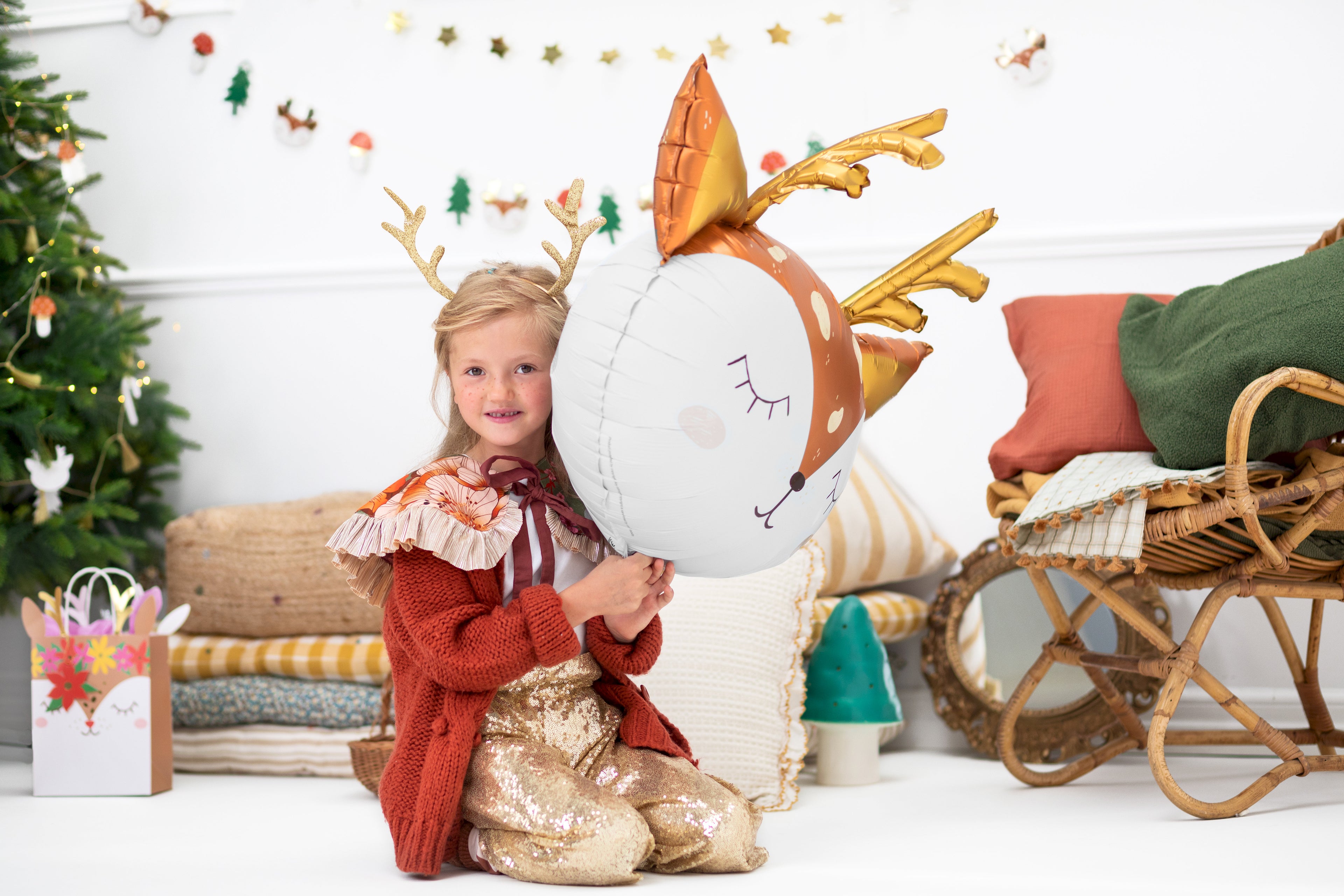 Papiergirlande „Wald“ – 1,7 m | 13 Anhänger (3 Designs) mit goldener Schnur | DIY Natur‑ & Woodland Deko