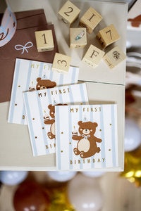 Teddybär‑Geburtstagskarte – 14×14 cm | Süße Karte in verschiedenen Farben inkl. Umschlag | Kindergeburtstag, Mädchen & Jungen