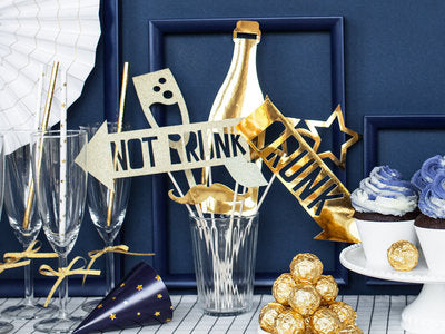 Foto‑Requisiten „Let’s Celebrate“ – 8‑teiliges Set in Gold | Party‑Props zum Selbstmontieren | 21–42 cm | Fotobox, Geburtstag, Hochzeit