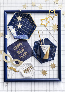 Foto‑Requisiten „Let’s Celebrate“ – 8‑teiliges Set in Gold | Party‑Props zum Selbstmontieren | 21–42 cm | Fotobox, Geburtstag, Hochzeit