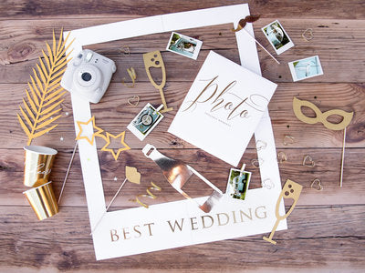 Foto‑Requisiten „Let’s Celebrate“ – 8‑teiliges Set in Gold | Party‑Props zum Selbstmontieren | 21–42 cm | Fotobox, Geburtstag, Hochzeit