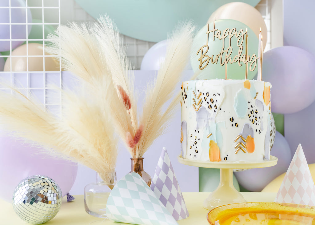Holz Kuchen Topper „Happy Birthday“ – 15 × 16,5 cm | Wiederverwendbarer Tortenaufsatz aus Holz für Geburtstag