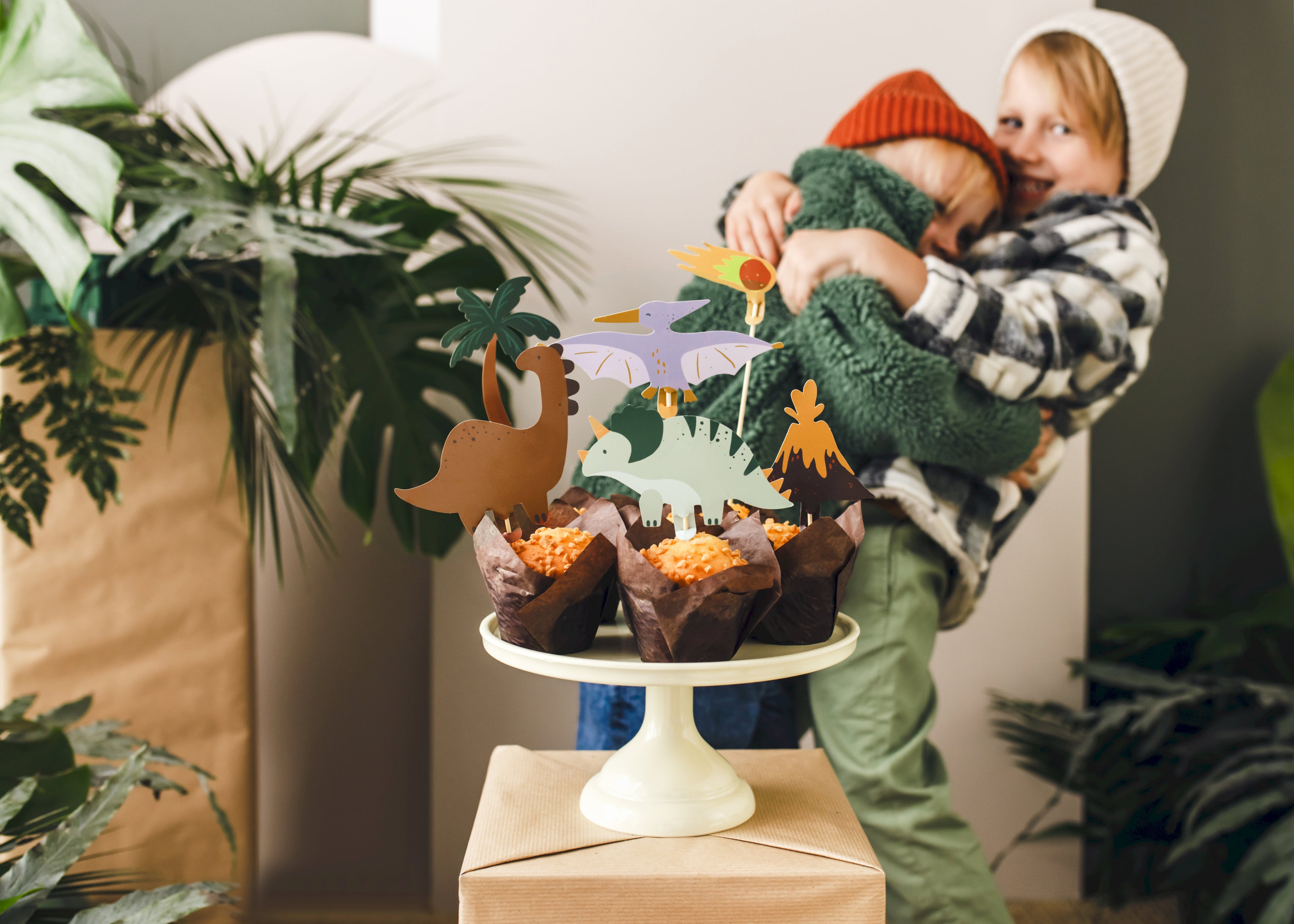 Dinosaurier-Kuchenfiguren Set – 6 Deko-Figuren auf Stacheln, 8–12 cm, bunt gemischt für Dino-Geburtstag & Torten-Deko