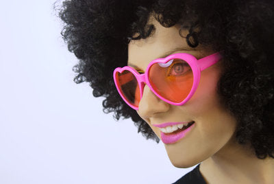 Herzbrille, Rosa - Herzförmige Brille, rosa, Maße: Rahmenbreite 14 Zentimeter, Rahmenhöhe 6 Zentimeter, Bügellänge 13 Zentimeter