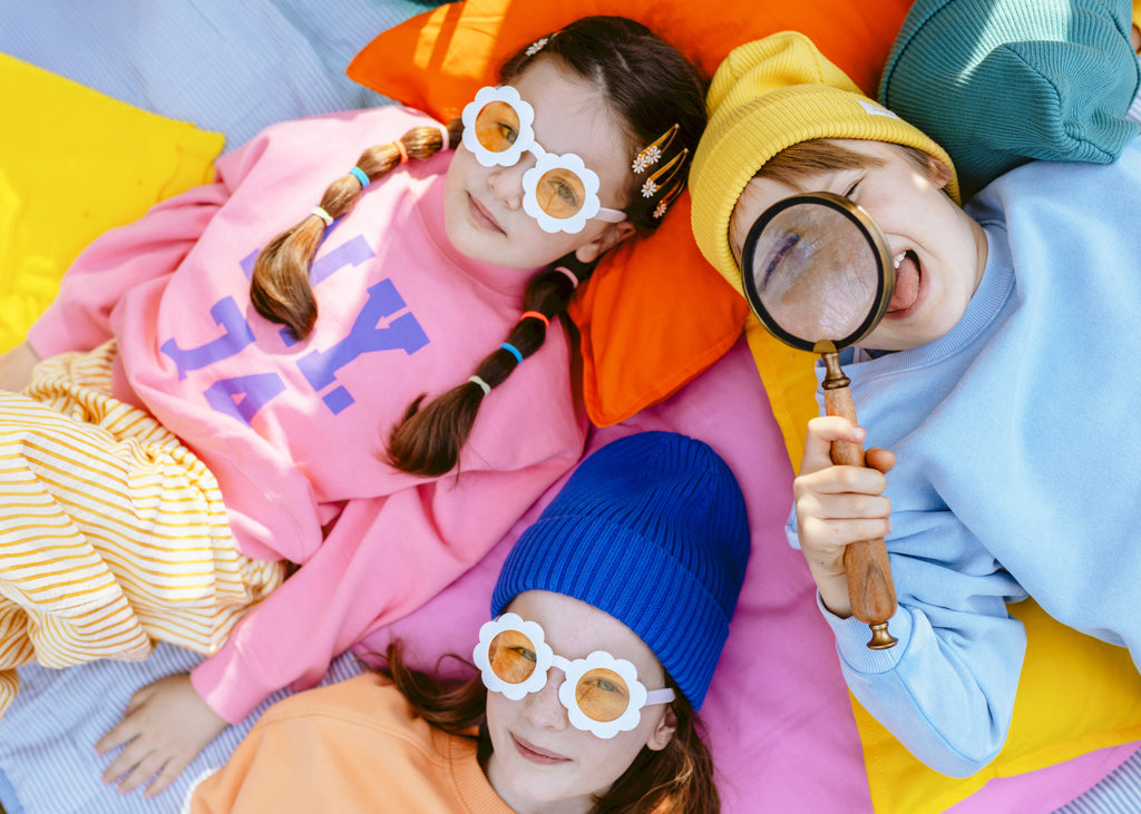 Gänseblümchen‑Brille Weiß – Partybrille mit gelben Gläsern | 13 × 6 × 13 cm | Festival, Sommerparty & Fotos