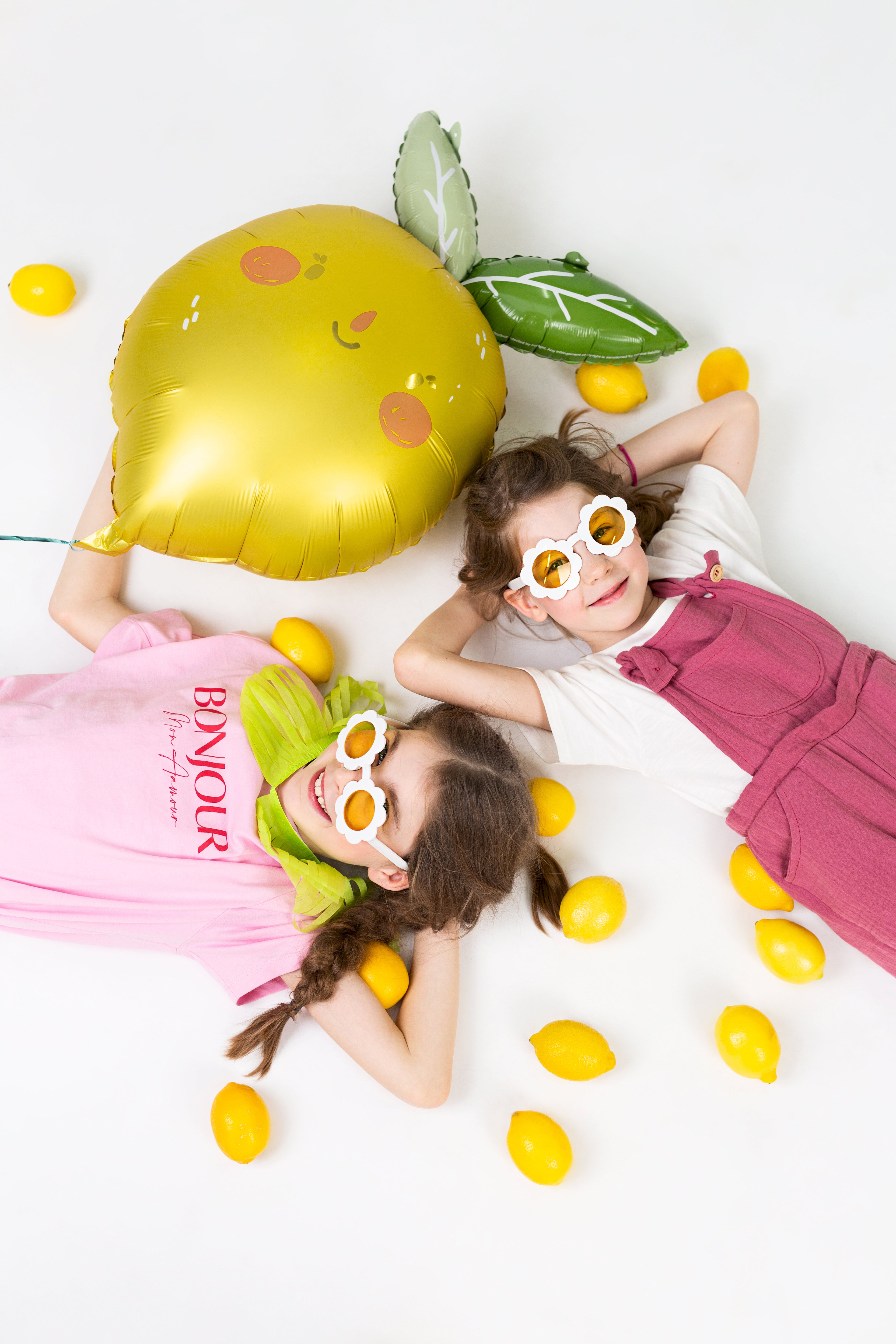 Gänseblümchen‑Brille Weiß – Partybrille mit gelben Gläsern | 13 × 6 × 13 cm | Festival, Sommerparty & Fotos