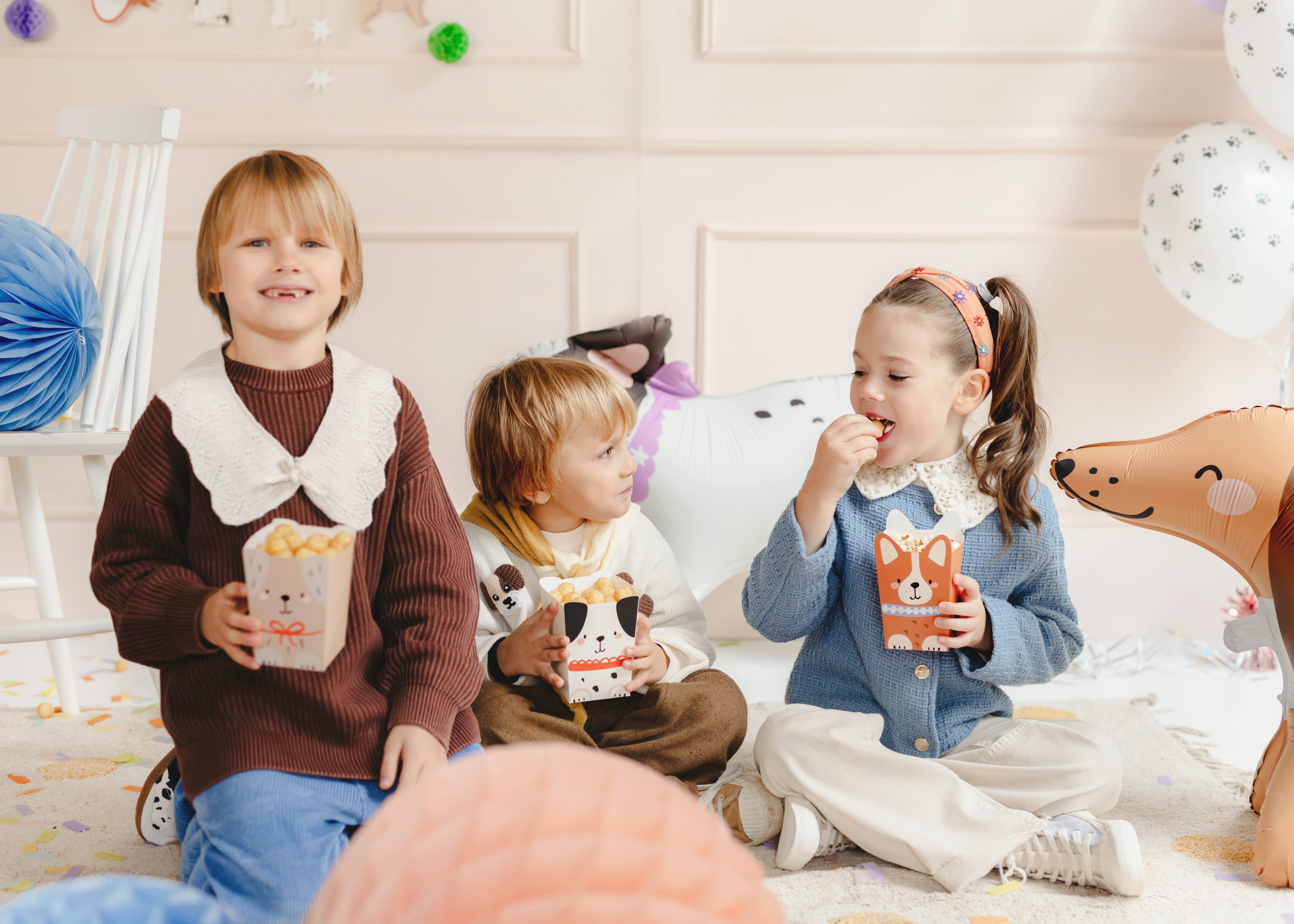 Hunde Popcorn‑Boxen – 6er Set | Snackboxen in Hundedesigns | 8,7 × 8,7 cm, Höhe 12,5–14,3 cm | Kindergeburtstag & Party