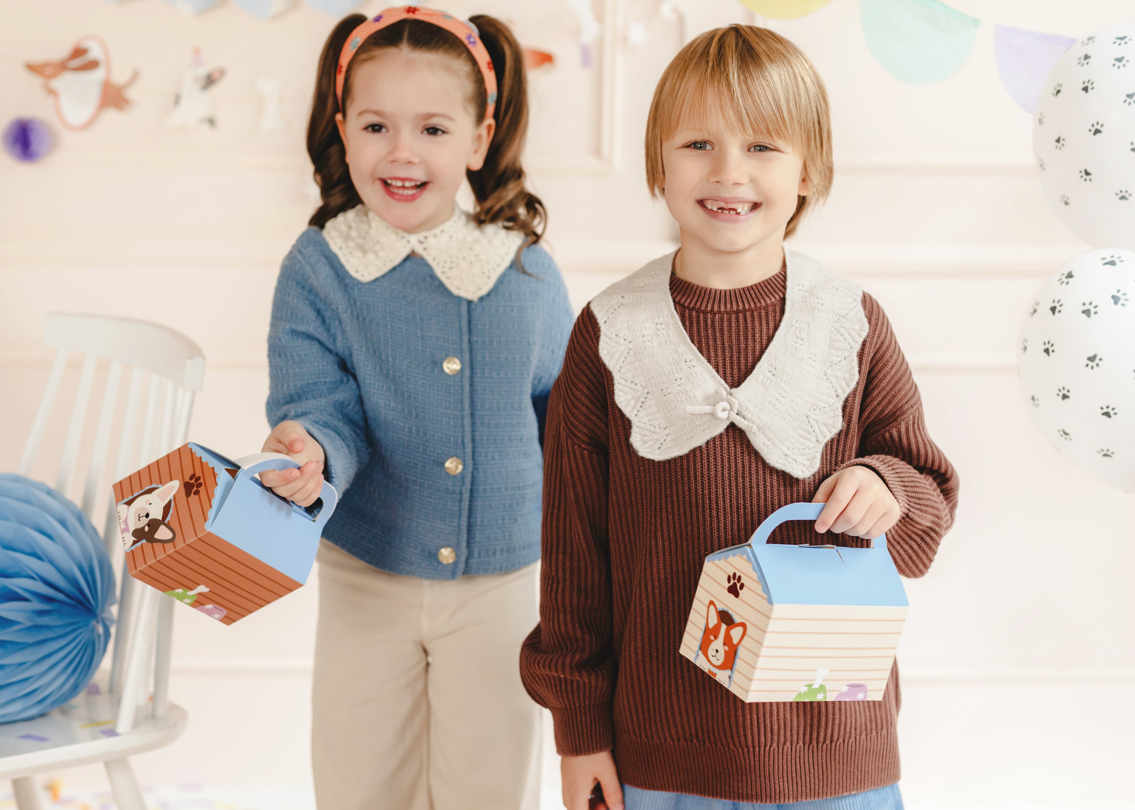 Deko‑Tortenschachteln „Hundehütte“ – 2 Boxen im Hundehaus‑Design | 15,5 × 10 × 16 cm | Geschenk‑ & Kuchenboxen für Kinderparty