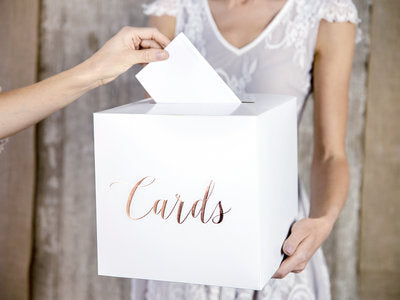 Briefumschlagbox „Cards“ – Weiß mit roségoldenem Metallic‑Print | 24 × 24 × 24 cm | Kartenbox für Hochzeit, Geburtstag, Taufe &Geldgeschenke