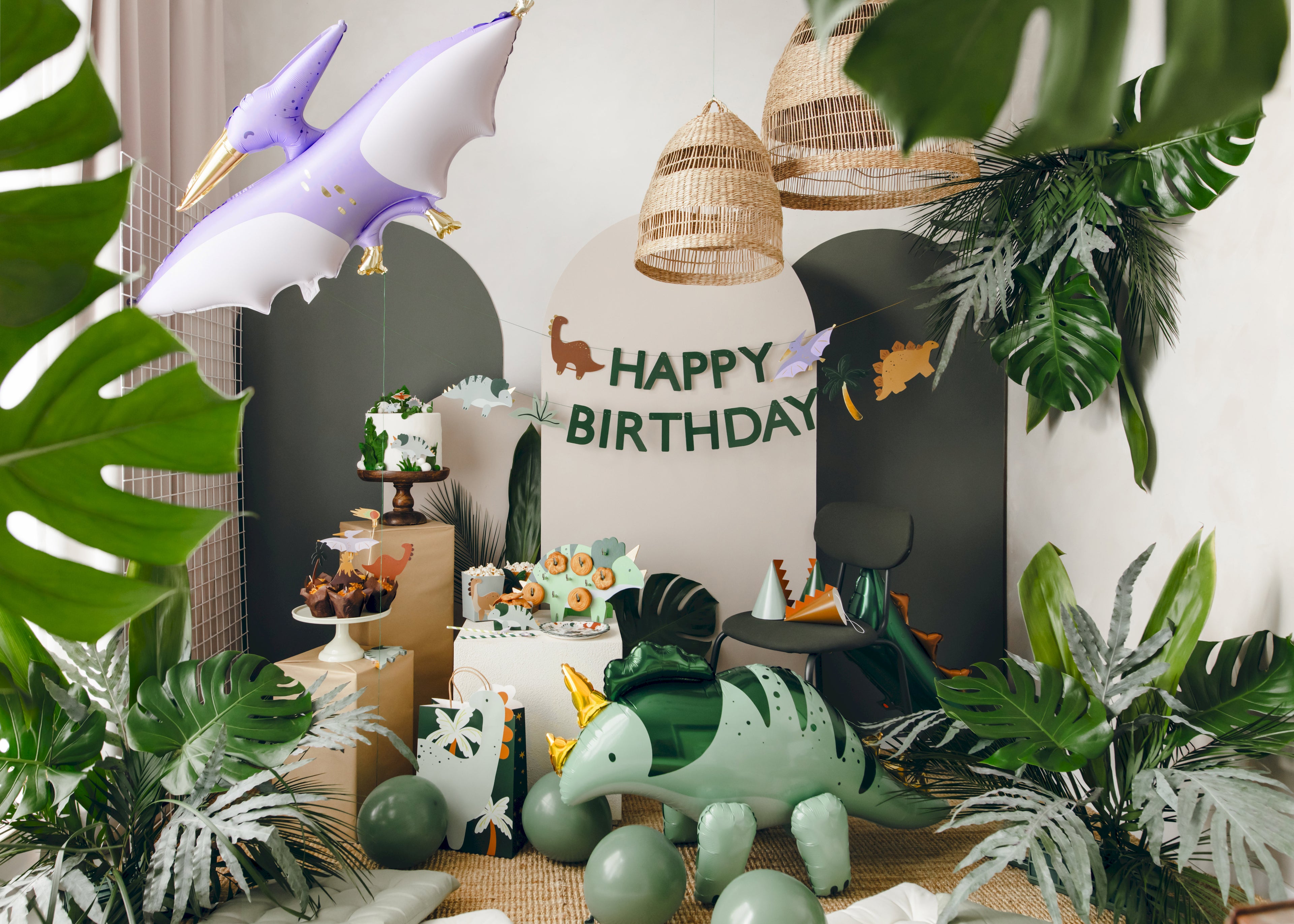 Triceratops-Snackwand 38 × 23 cm – Dino-Party Display mit 10 Dübeln, Papier, selbstaufbauend, Buffet & Candy Bar