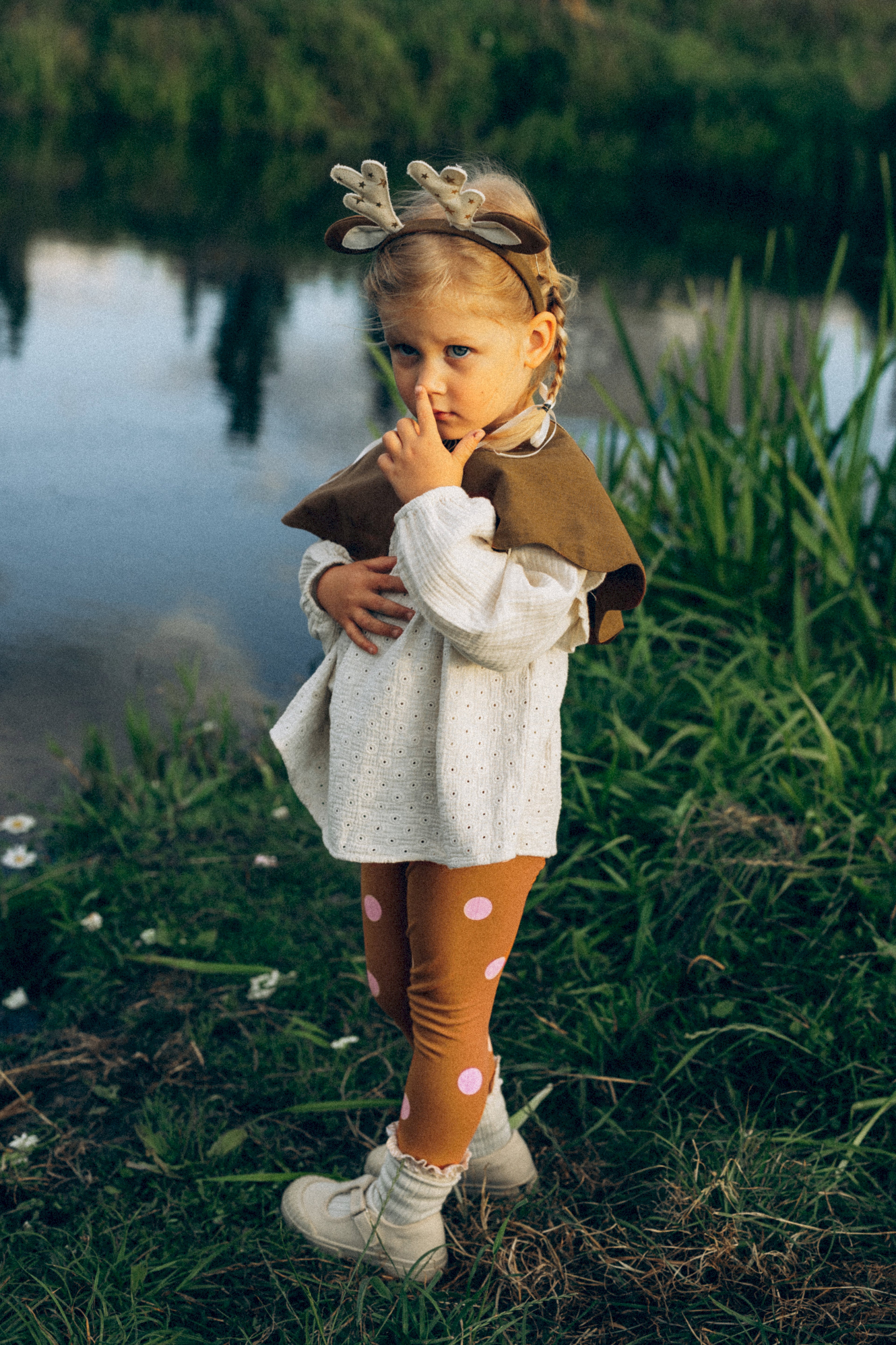 Mädchen Reh‑Kostüm – 3‑tlg. Set aus Leggings, Cape/Halskragen & Haarreif | 3–5 Jahre | Hirsch Outfit für Fasching & Kinderparty