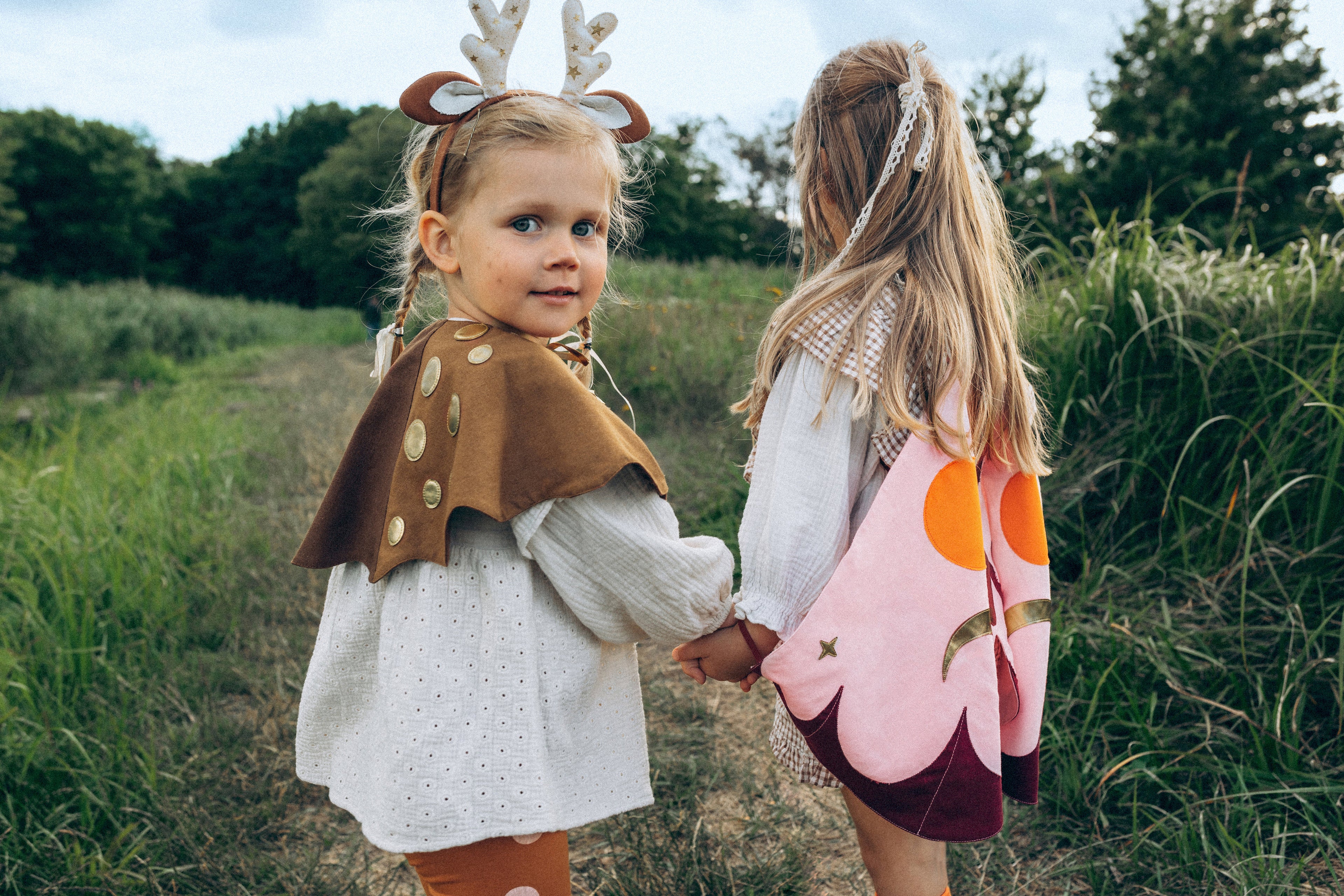 Mädchen Reh‑Kostüm – 3‑tlg. Set aus Leggings, Cape/Halskragen & Haarreif | 3–5 Jahre | Hirsch Outfit für Fasching & Kinderparty