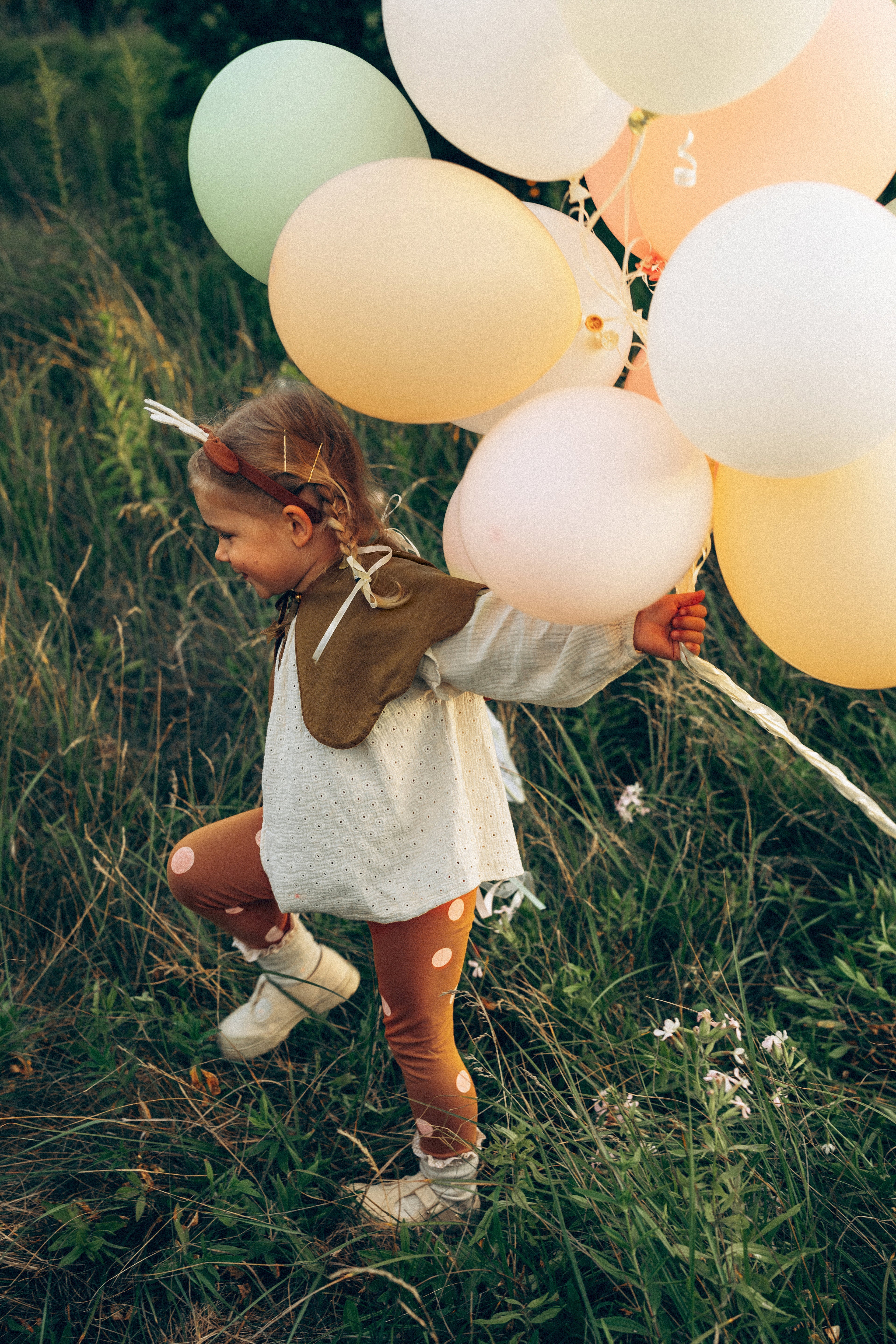 Mädchen Reh‑Kostüm – 3‑tlg. Set aus Leggings, Cape/Halskragen & Haarreif | 3–5 Jahre | Hirsch Outfit für Fasching & Kinderparty