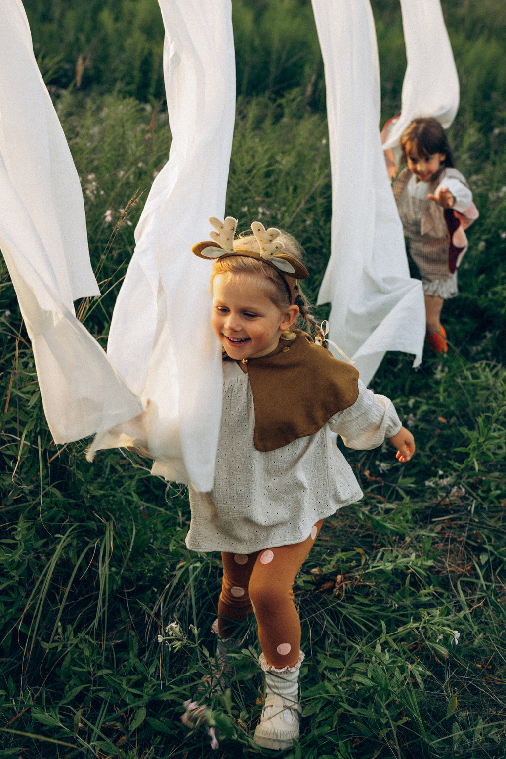 Mädchen Reh‑Kostüm – 3‑tlg. Set aus Leggings, Cape/Halskragen & Haarreif | 3–5 Jahre | Hirsch Outfit für Fasching & Kinderparty