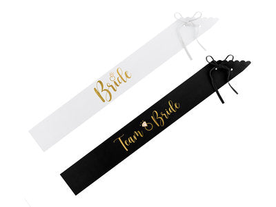 Brautparty Schärpen Set – 6‑teilig | „Bride“ in Weiß + 5× „Team Bride“ in Schwarz | JGA Accessoires, Gold Metallic, Bridal Shower Deko