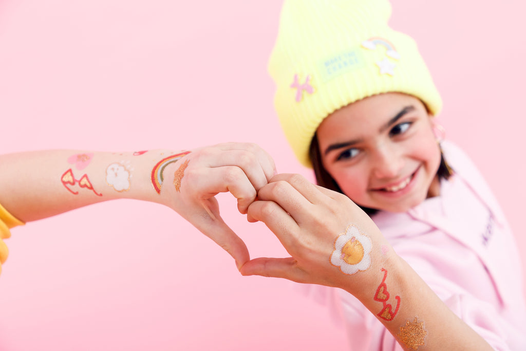 Gänseblümchen‑Tattoos – 14er Set temporäre Blumen‑Tattoos | Bunter Daisy‑Mix für Geburtstag, Festival & Mitgebsel