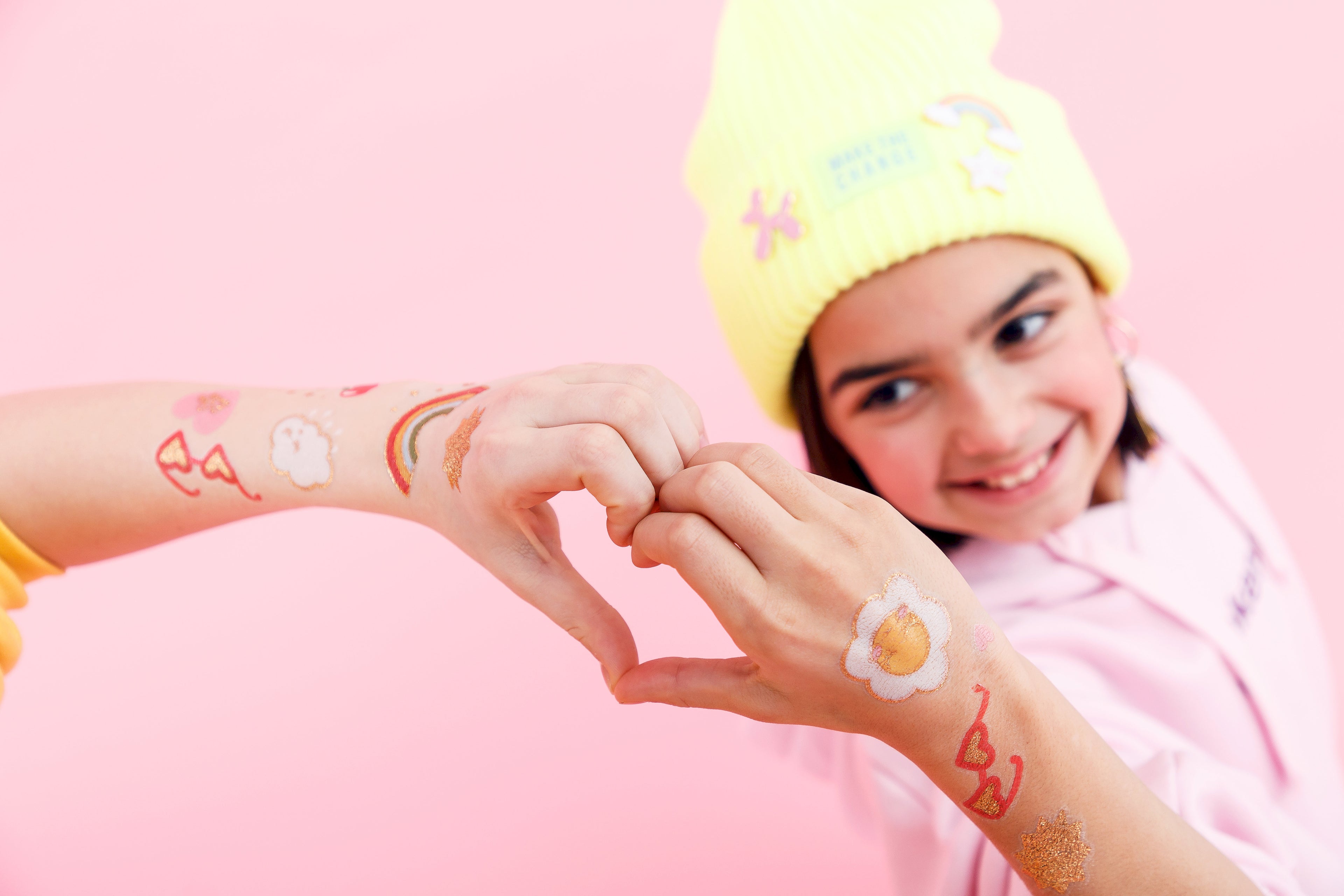 Gänseblümchen‑Tattoos – 14er Set temporäre Blumen‑Tattoos | Bunter Daisy‑Mix für Geburtstag, Festival & Mitgebsel