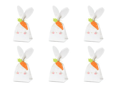 Süßigkeitenbeutel Hase – 6 Hasen‑Geschenktüten aus Papier | inkl. Karotten‑Anhänger , goldenen Fäden| 7,5 × 9 × 22,5 cm | Oster‑ & Partybags