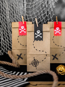 Piraten Süßigkeitentüten Set – 6 Kraftpapier-Mitgebseltüten inkl. Aufkleber | 8 × 18 × 6 cm | Piratenparty, Kindergeburtstag, Partybags