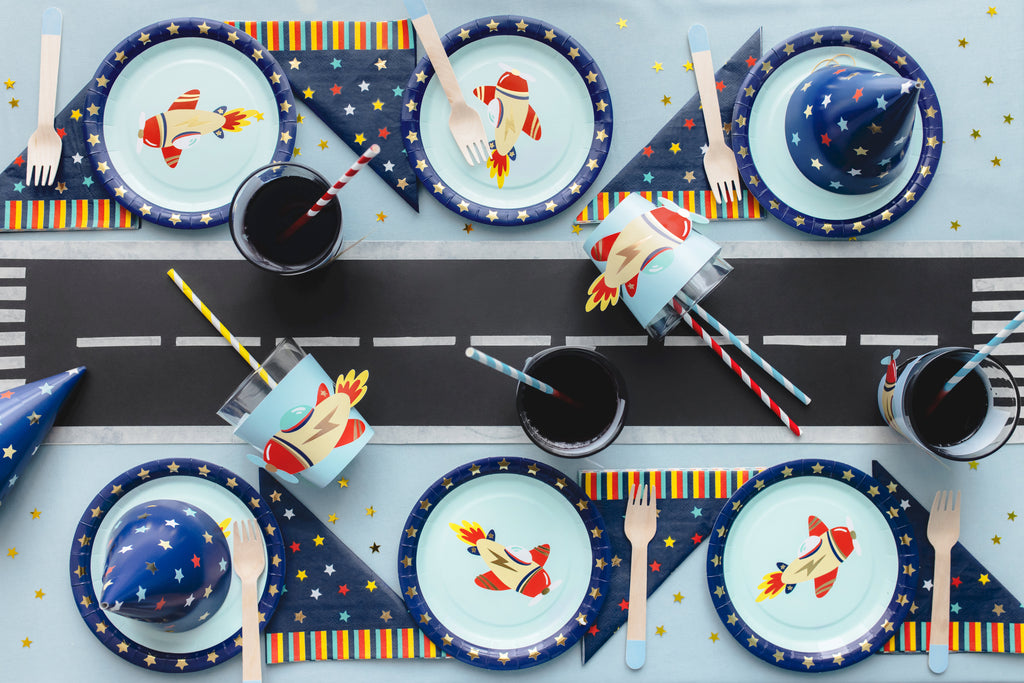 Pappteller „Flugzeug“ – 6er Set | 18 cm | Kindergeburtstag & Flugzeug‑Mottoparty | Blaue Sterne‑Ränder