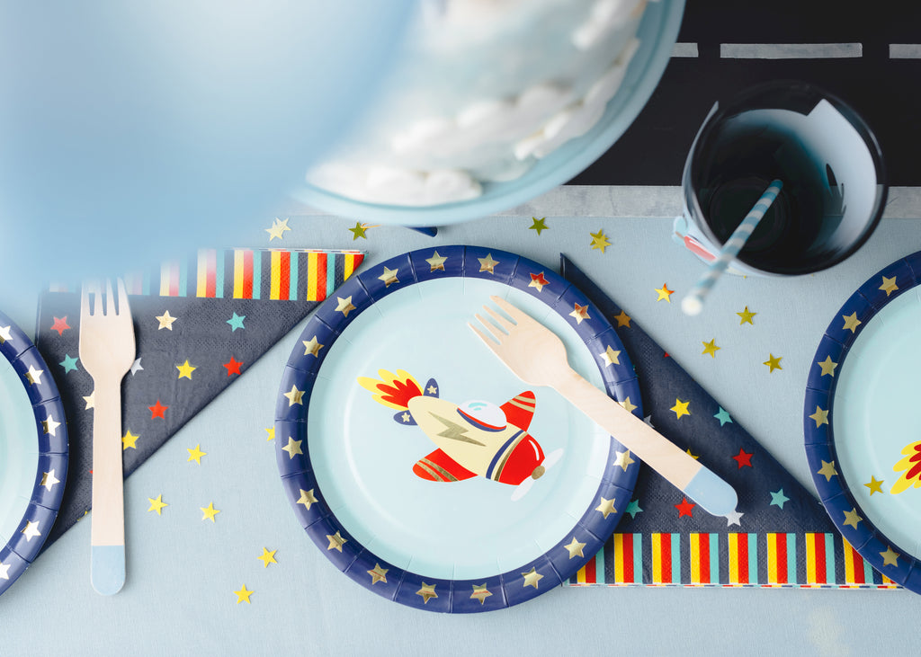 Pappteller „Flugzeug“ – 6er Set | 18 cm | Kindergeburtstag & Flugzeug‑Mottoparty | Blaue Sterne‑Ränder