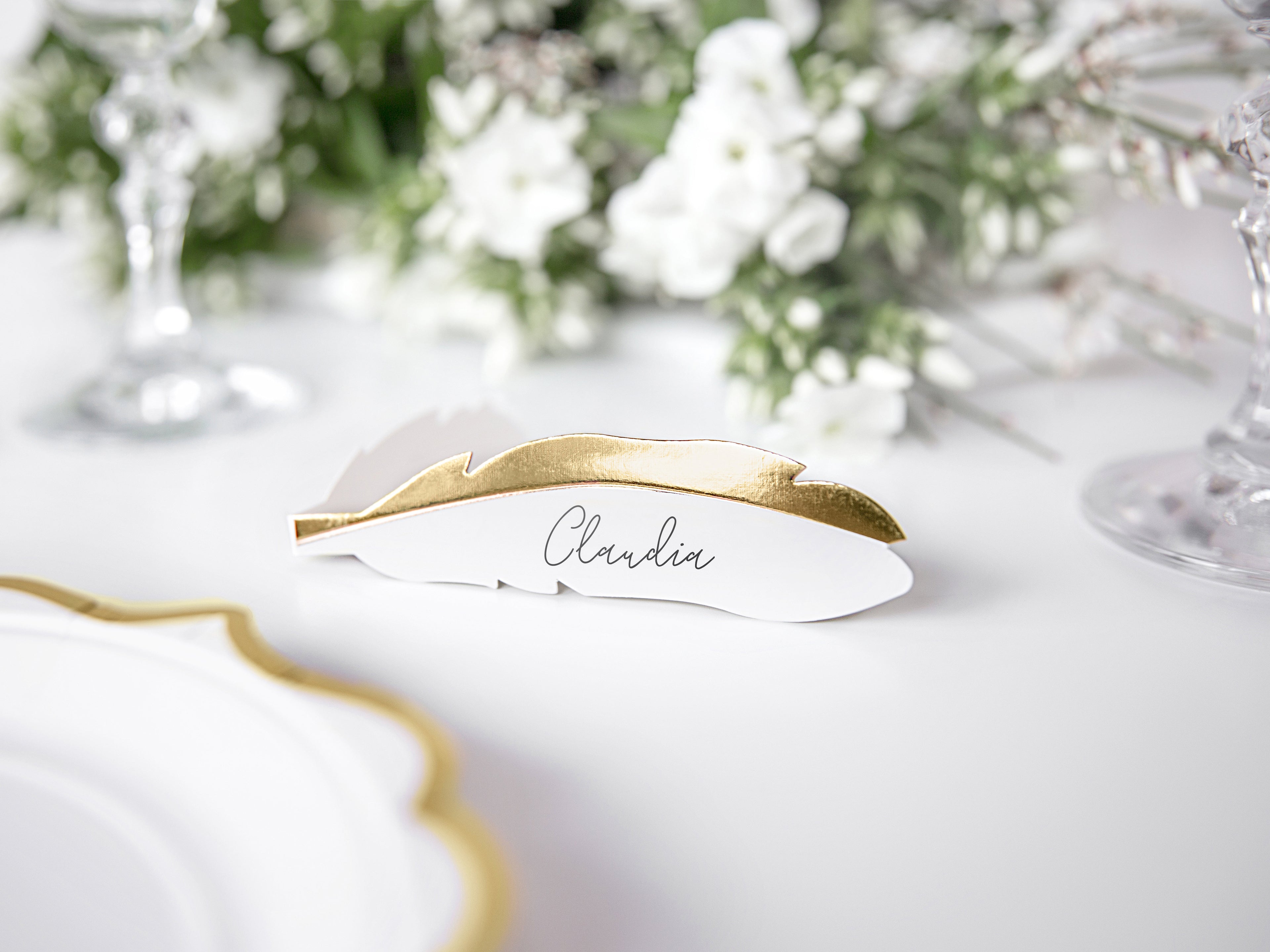 Tischkarten „Feder“ – 10er Set | Weißes Papier mit goldfarbenem Rand | 10,5 × 3 cm (gefaltet) | Hochzeit, Gala & Festtafel