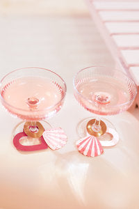 Herzförmige Glasmarker – 10er Set in bunten Farben | Wiederverwendbare Glas‑Anhänger 6,5 × 6 cm | Party, Hochzeit, JGA, Weingläser markieren