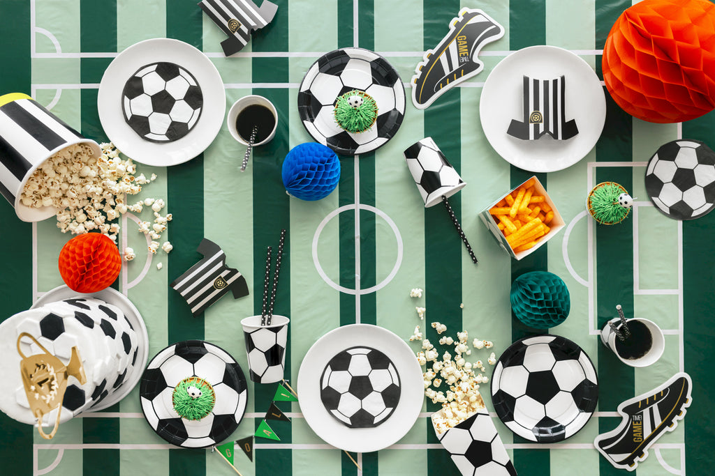 Fußball‑Einladungen „Game Time“ – 6er Set | Karten im Fußballschuh‑Design inkl. Umschlägen | 19 × 9 cm | Schwarz & Metallic‑Gold